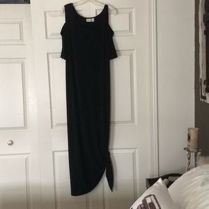 🎉 Chico’s! Long Cold Shoulder Dress 27